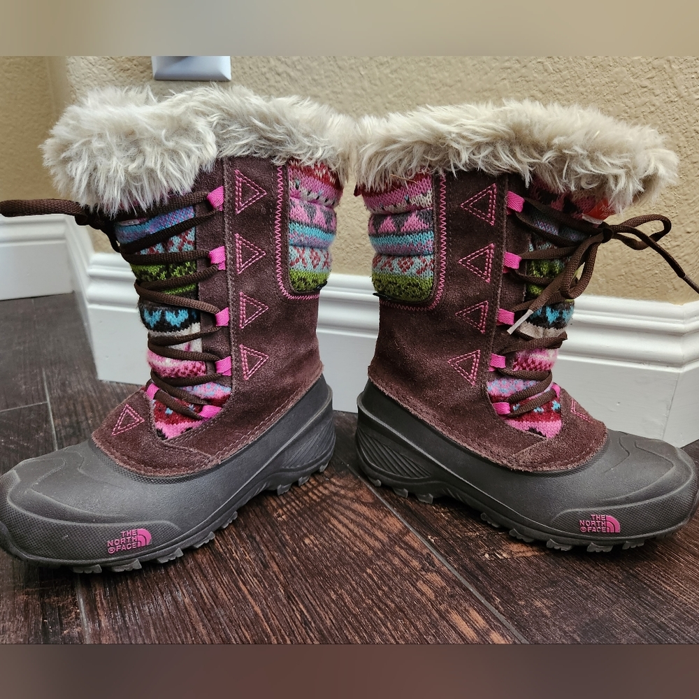 Really Cute! The North Face Girl's Winter Boots; Waterproof; Fur; Knit; size 3